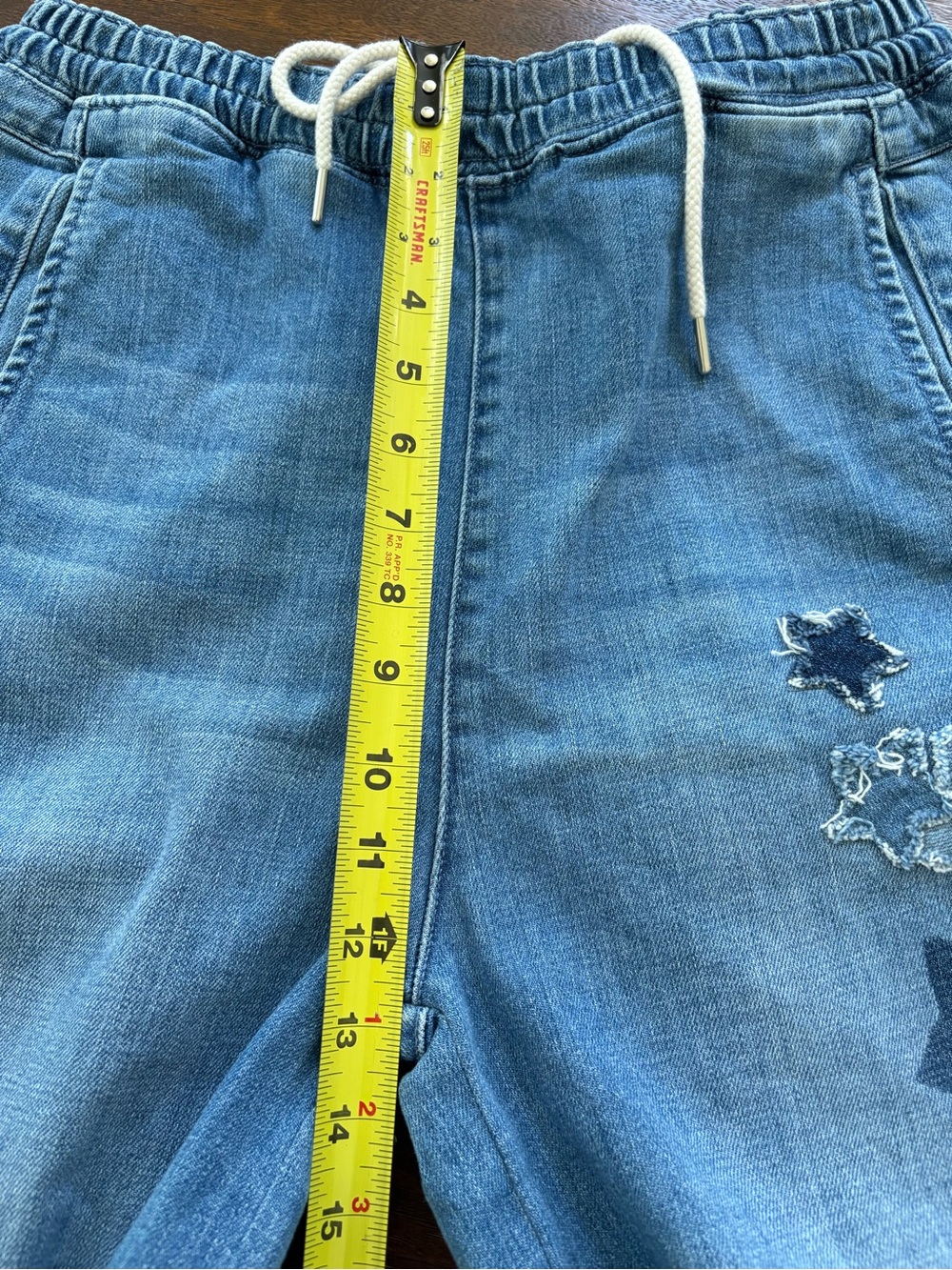 Pilcro Anthropologie Izzie Relaxed Pull On Frayed Stars Patch Barrel Jeans Small - Picture 10 of 13